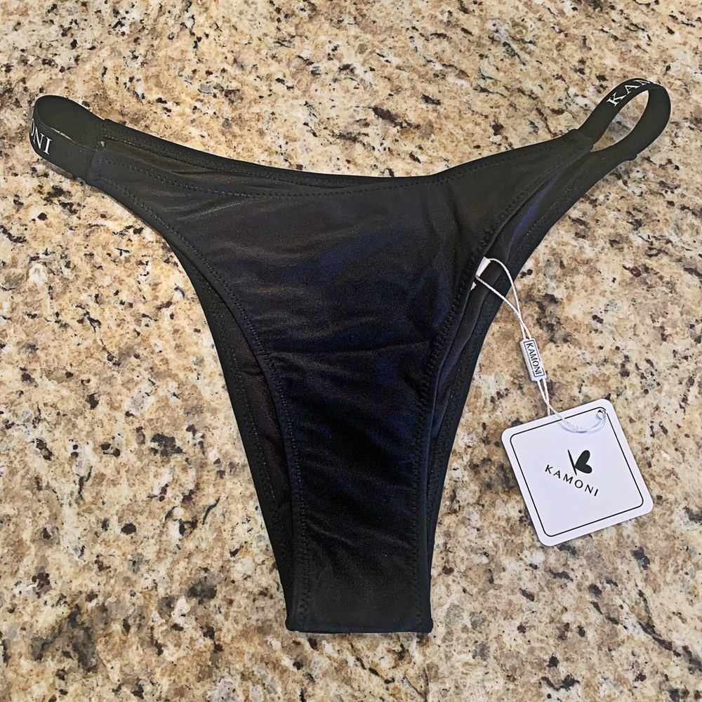 High hip bikini bottoms.